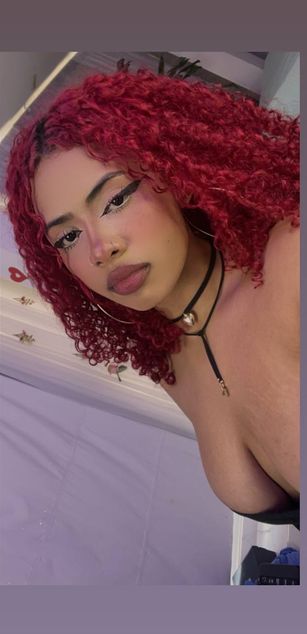 Model - Idun Brunette blowjob