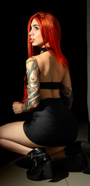 Model - Polygonnia deepthroat