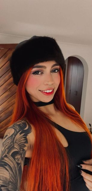 Model - Polygonnia deepthroat