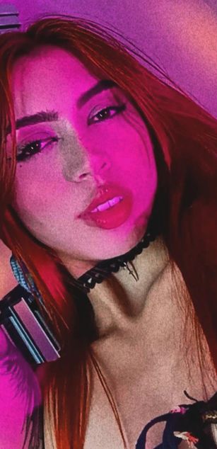 Model - Polygonnia deepthroat