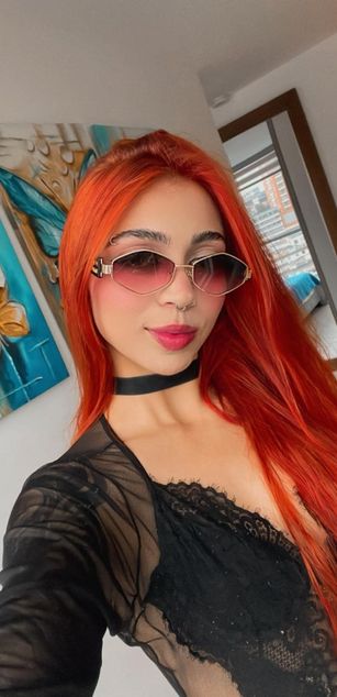 Model - Polygonnia deepthroat