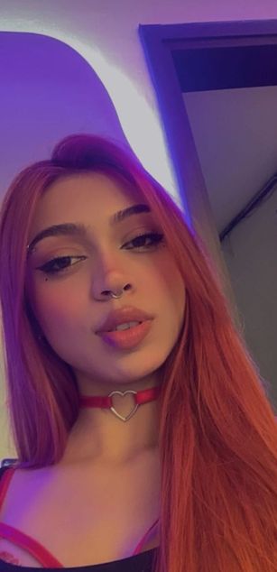 Model - Polygonnia deepthroat