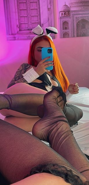 Model - Polygonnia deepthroat