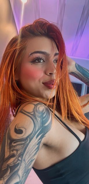 Model - Polygonnia deepthroat