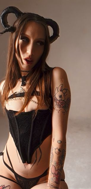 Model - Your Melody petite