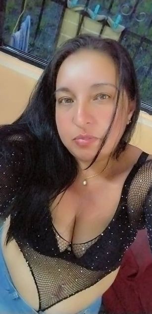 Model - IsaYmike deepthroat