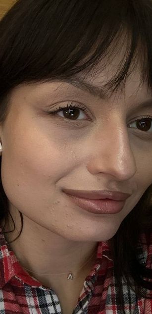 Model - Amaris curvy