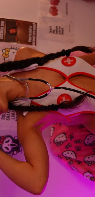 Model - LucyPurple sexy