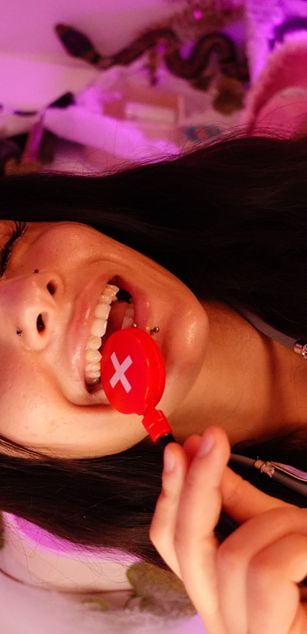 Model - LucyPurple sexy