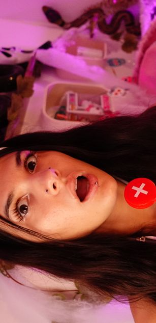 Model - LucyPurple sexy