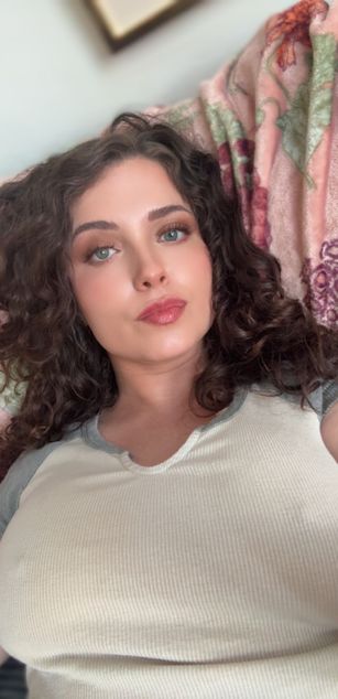 Model - Sommer Sanchez bigtits