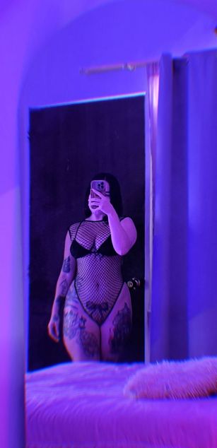 Model - Lilith Rosee deepthroat