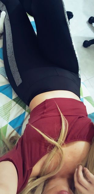 Model - Sarah_hard ass