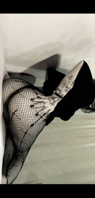 Model - Ayumi21 feet