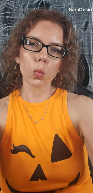 Model - Sara Desire XO mature