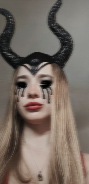 Model - Mistress Nikki feet