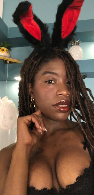 Model - Michelle Pose roleplay