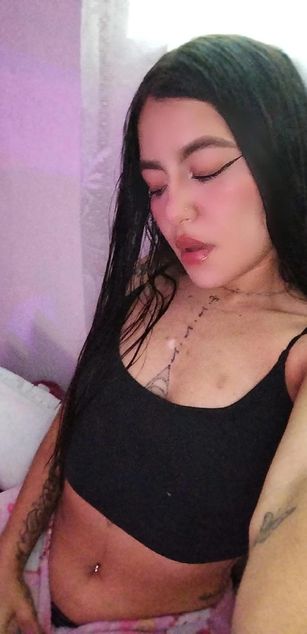 Model - JoyHills blowjob