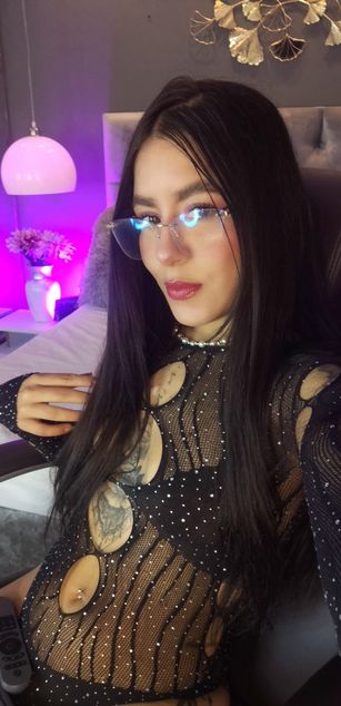 Model - JoyHills blowjob