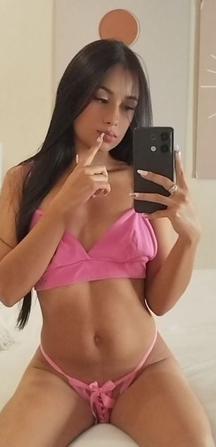 Model - Lucy Owens roleplay