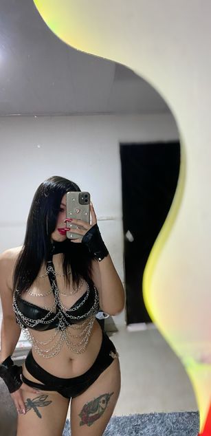 Model - Yai lin dirty