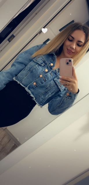 Model - SelenaBanks blowjob