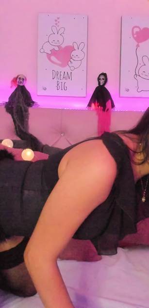 Model - Thayla femdom