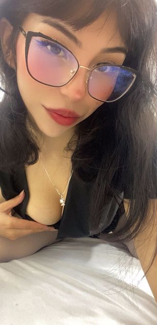 Model - bella star blowjob