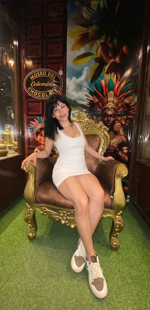 Model - bella star blowjob