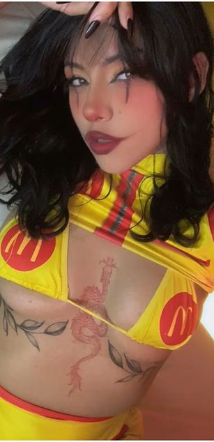 Model - Chloe Moon fastresponse