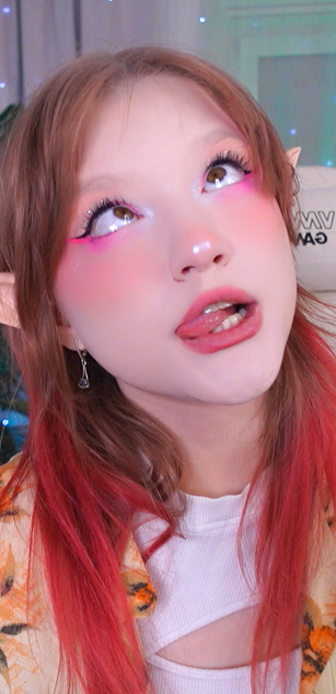 Model - Sonya blowjob