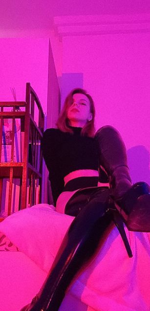 Model - Miss Mary camgirl