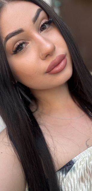 Model - BellaNova feet