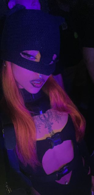 Model - Carmilla fetish