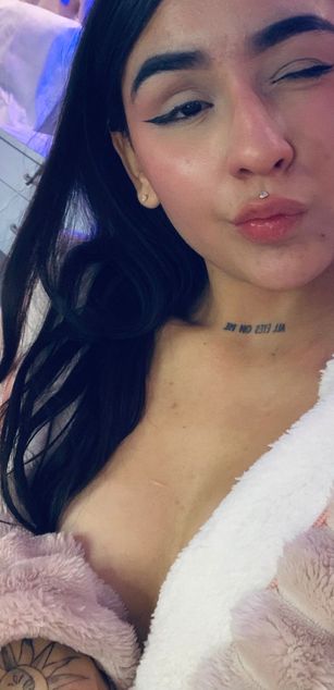 Model - Violet Blaze blowjob