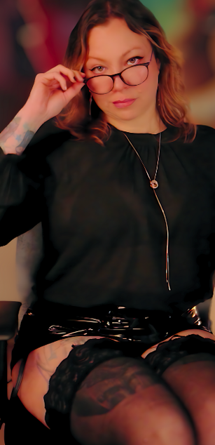 Model - GoddessKrystal femdom