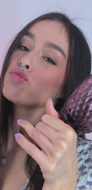 Model - Sara Archbould deepthroat