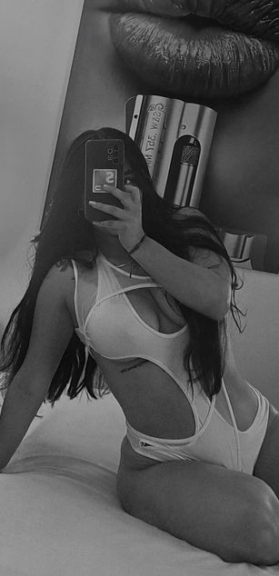 Model - Lexxiee Haze sexy