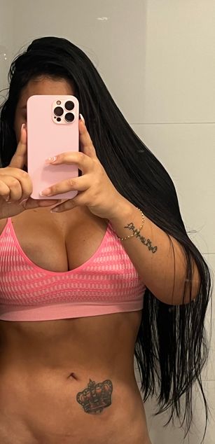 Model - Lucy Spencer latina