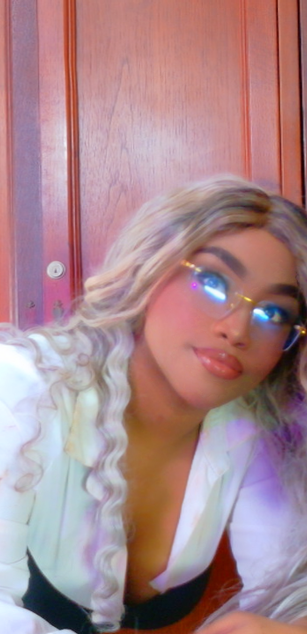 Model - Tianah Glow Ebony