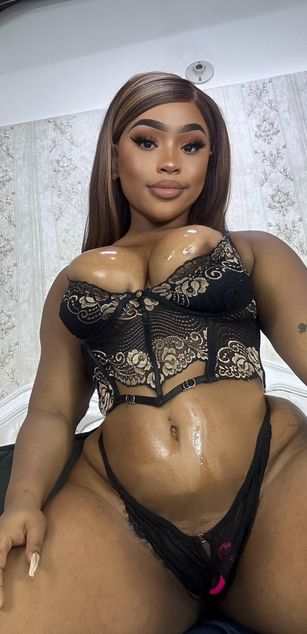 Model - Tianah Glow Ebony