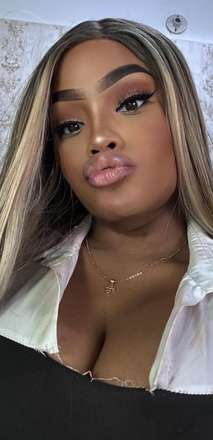 Model - Tianah Glow Ebony