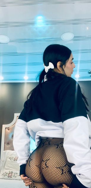 Model - Violet Blaze blowjob