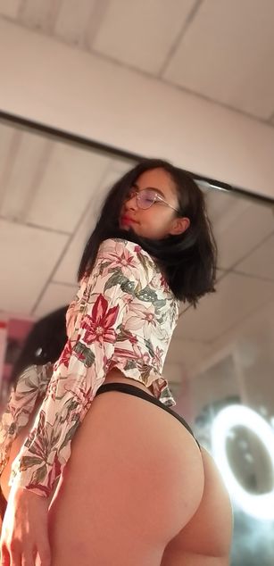 Model - Alana Martinez roleplay