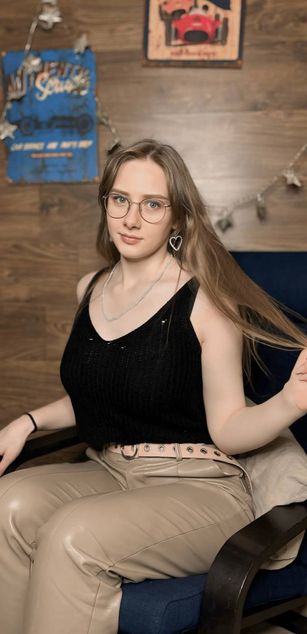 Model - Liana dirtytalk