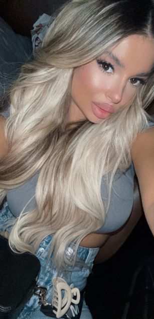 Model - Ashley Addiction blowjob