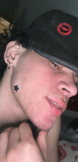 Model - Poysonsam bigass