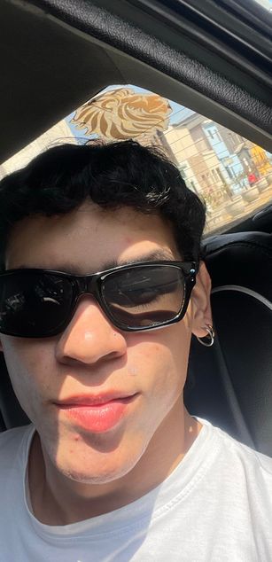 Model - Poysonsam bigass