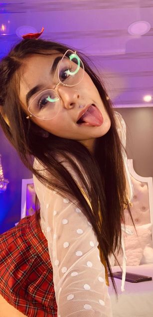 Model - Violet Blaze blowjob