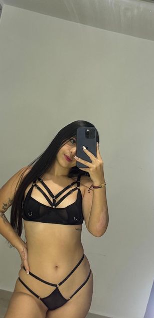 Model - ZoeCastelli ass